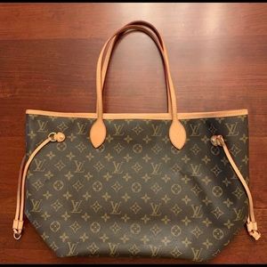 Louis Vuitton Neverfull MM Monogram.